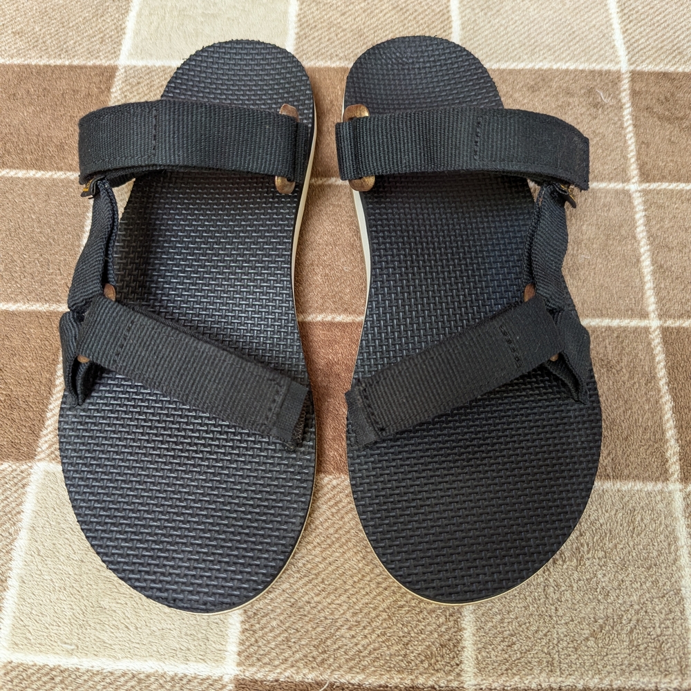 Teva Black Sandals - Universal